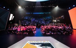 Overwatch League head has revealed that each team has met the six player roster requirement